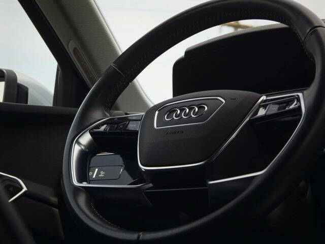 2019 Audi e-tron quattro Prestige