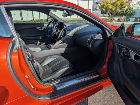 2016 Jaguar F-TYPE R