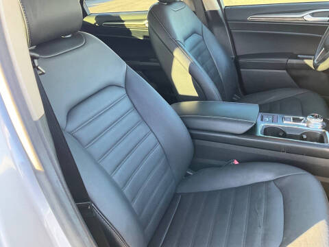 2017 Ford Fusion Hybrid SE