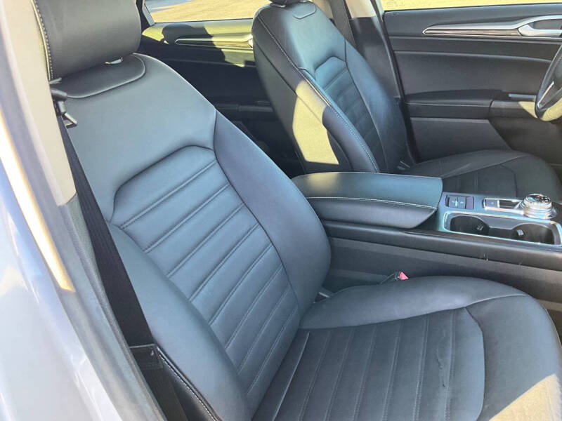 2017 Ford Fusion Hybrid SE