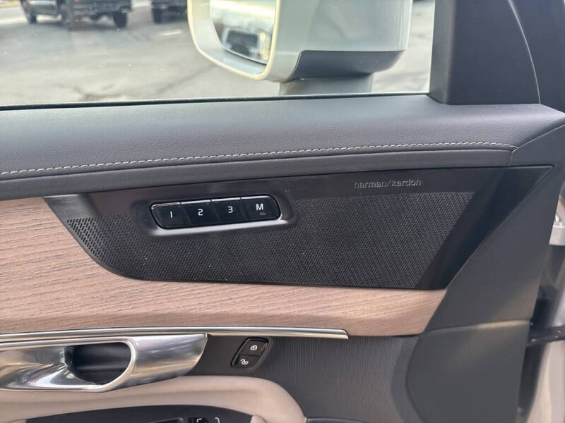 2025 Volvo XC90 B6 Plus Bright Theme 7P