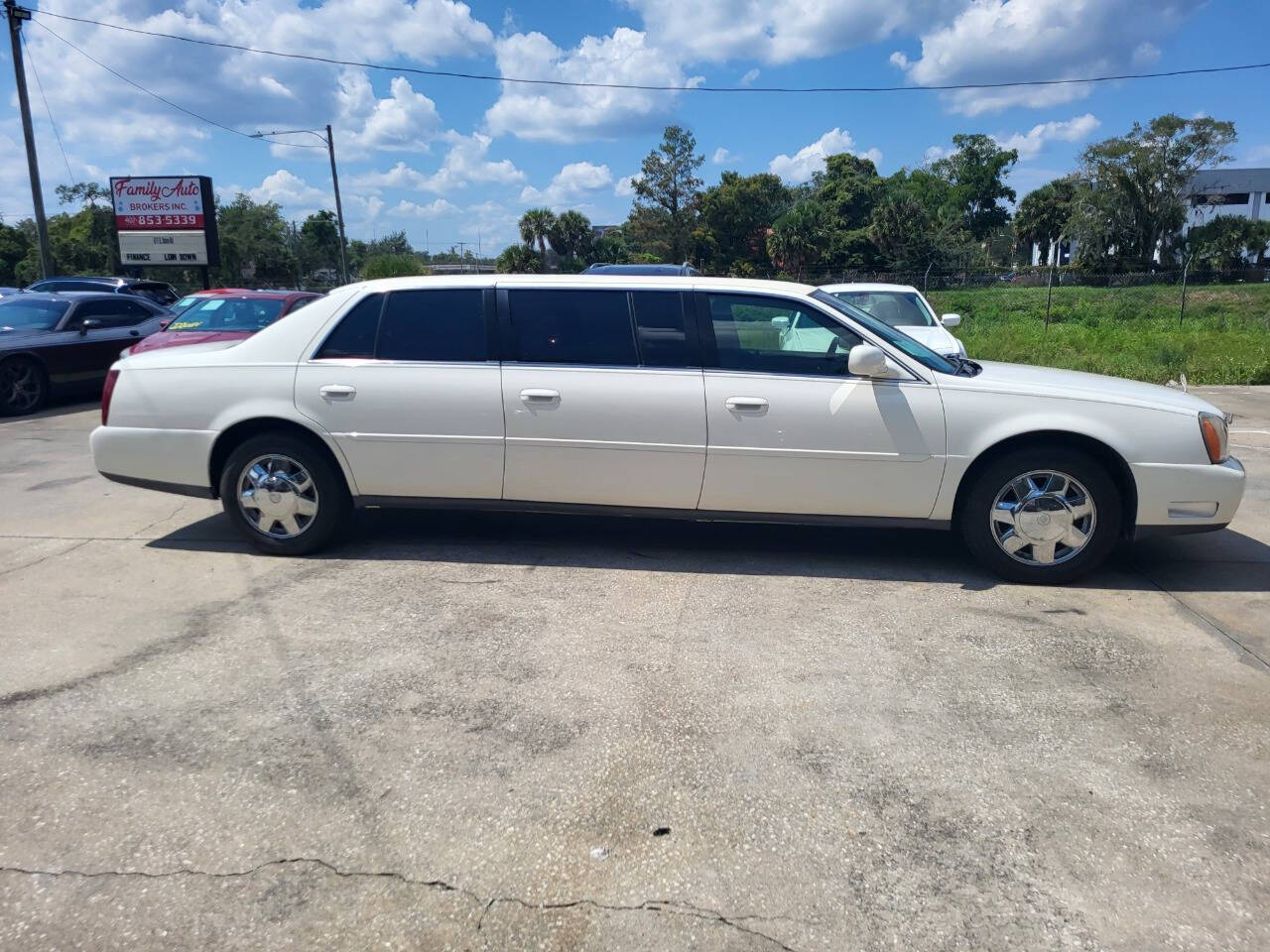 2000 Cadillac Deville Professional for sale at FAMILY AUTO BROKERS in Longwood, FL