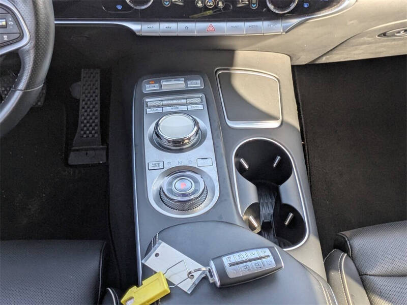 2023 Genesis Electrified GV70