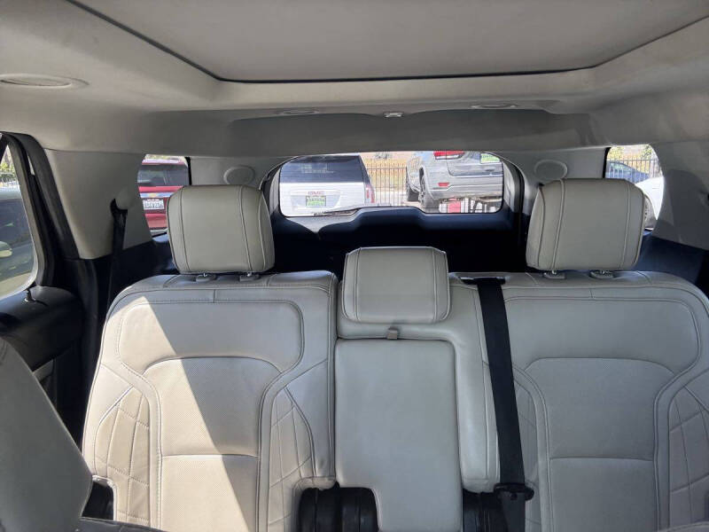 2017 Ford Explorer Platinum