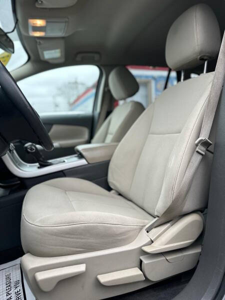 2013 Ford Edge SE