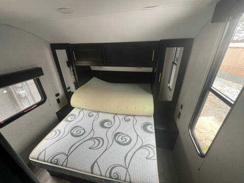 2022 CHEROKEE FOREST RIVER