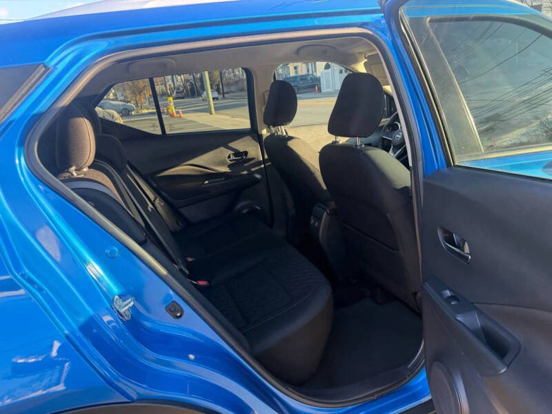 2023 Nissan Kicks SV