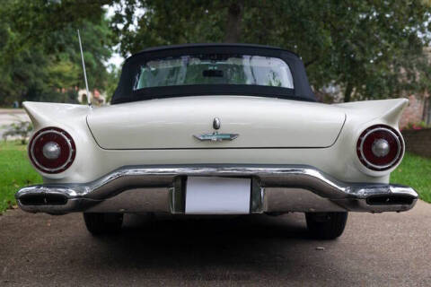 1957 Ford Thunderbird