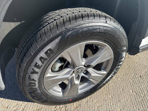 2024 Toyota RAV4 Hybrid LE