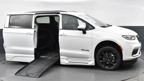 2023 Chrysler Pacifica for sale at A&J Mobility in Valders WI