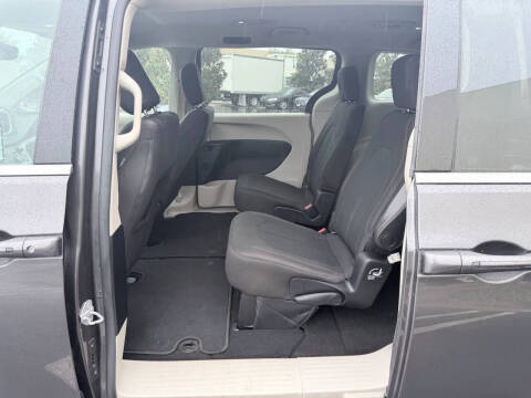 2017 Chrysler Pacifica Touring