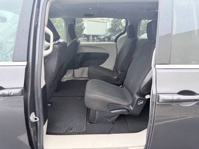 2017 Chrysler Pacifica Touring