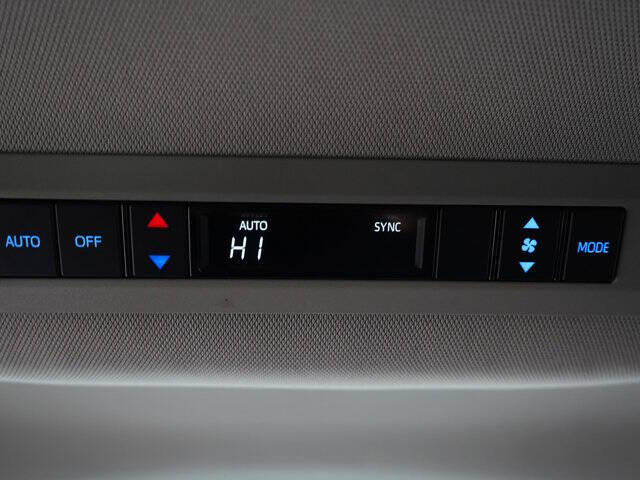 2024 Toyota Sienna LE 8-Passenger