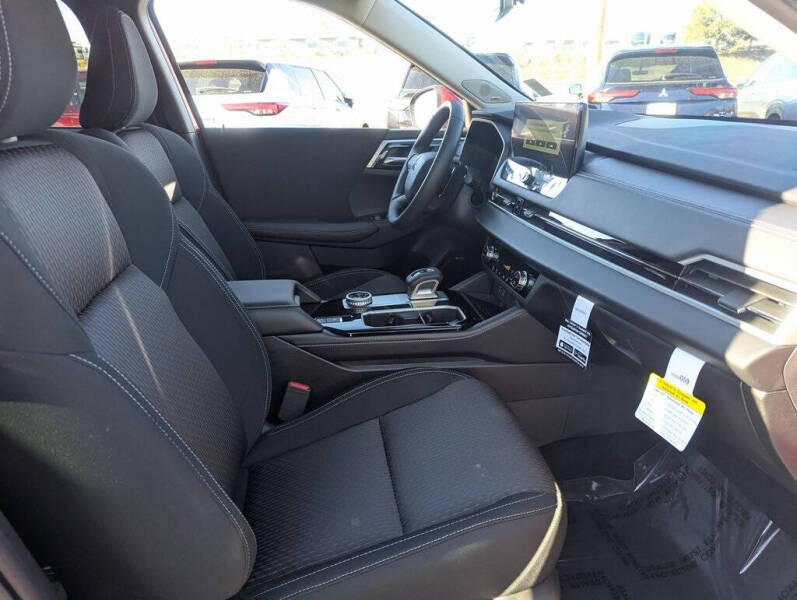 2026 Mitsubishi Outlander ES