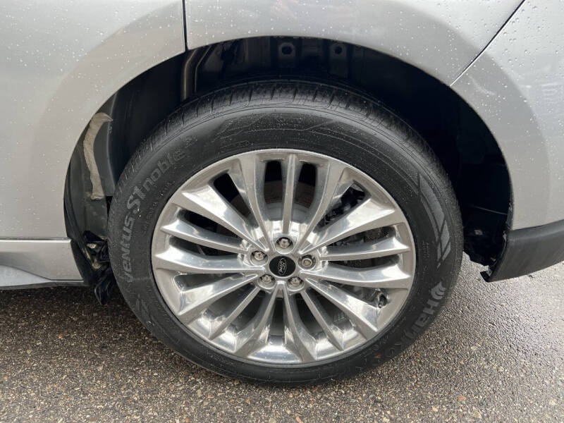 2020 Ford Edge Titanium