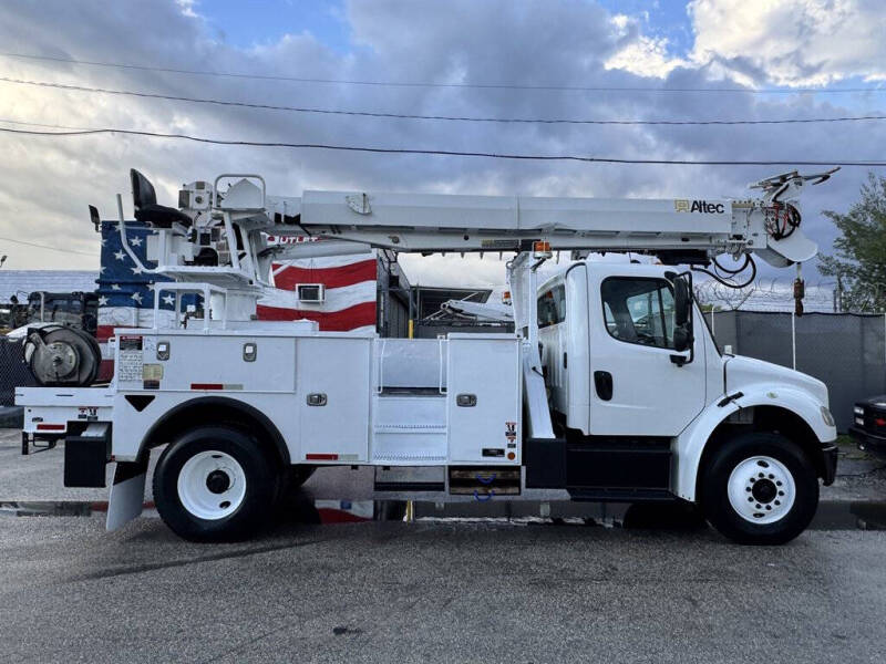 2019 Freightliner M2 106