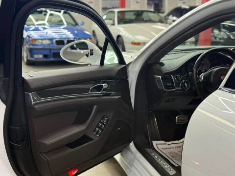 2016 Porsche Panamera GTS