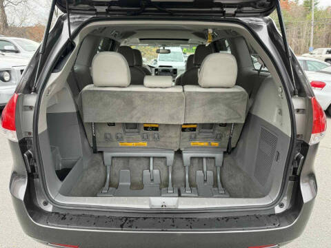 2014 Toyota Sienna XLE 7-Passenger