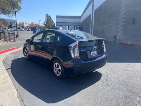 2012 Toyota Prius Two