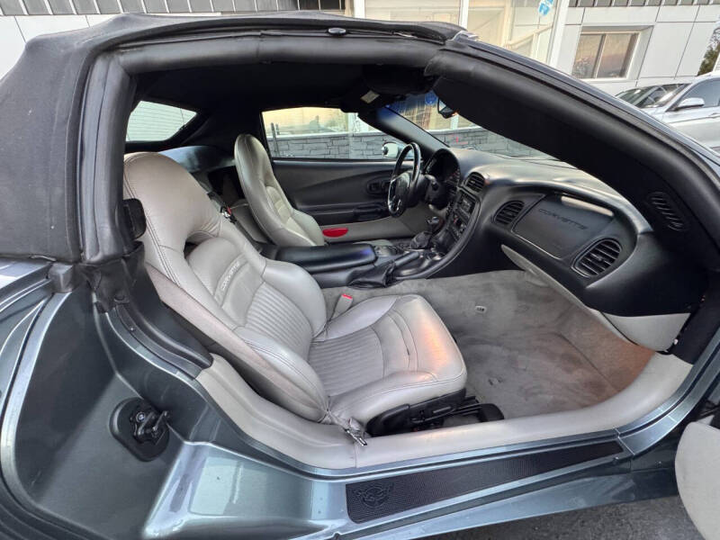 2004 Chevrolet Corvette