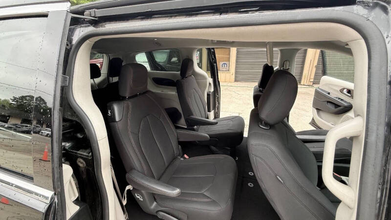 2017 Chrysler Pacifica Touring