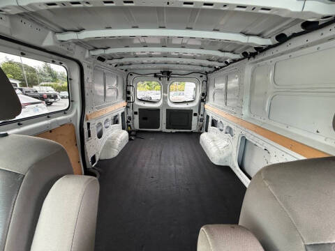 2013 Nissan NV 1500 SV