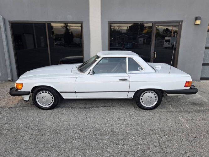 1987 Mercedes-Benz 560-Class 560 SL