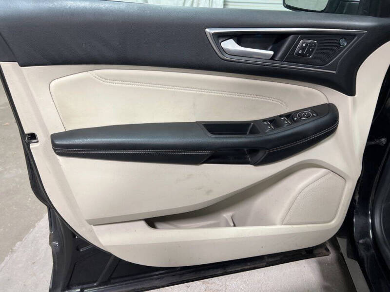 2021 Ford Edge Titanium