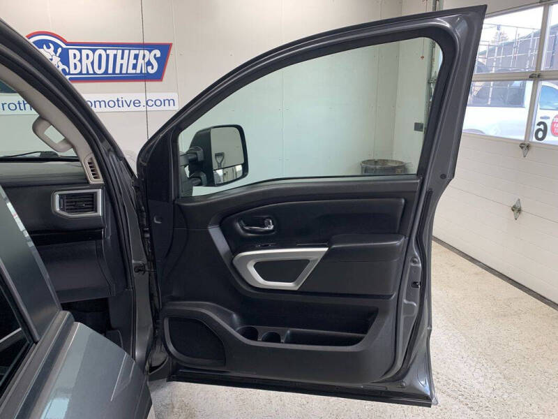 2019 Nissan Titan SV