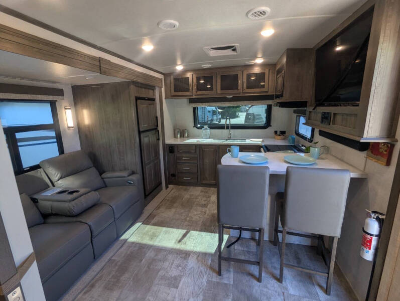 2022 Flagstaff 826MBR / 29ft