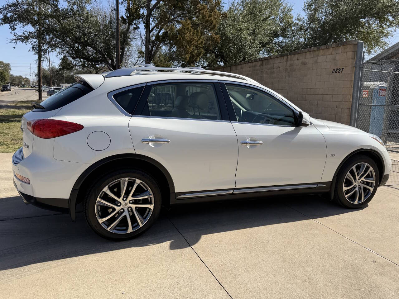 Used Car 2017 Infiniti Qx50  Base Awd 4dr Crossover For Sale Under $15,000 In Austin, Texas
