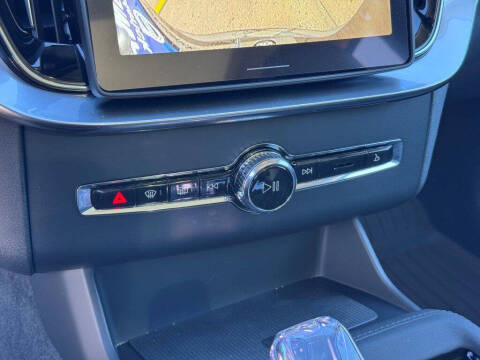 2025 Volvo XC90 B6 Ultra Bright Theme 7P