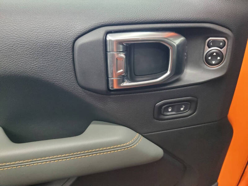 2025 Jeep Gladiator Mojave X