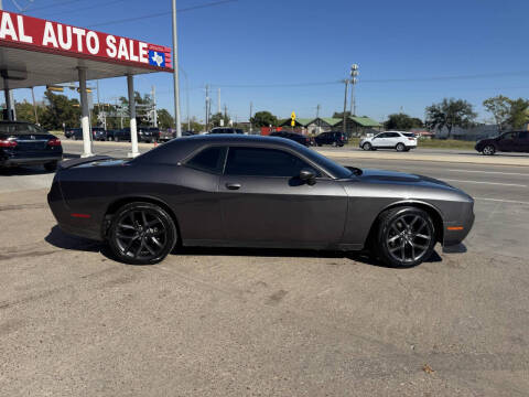 2021 Dodge Challenger SXT