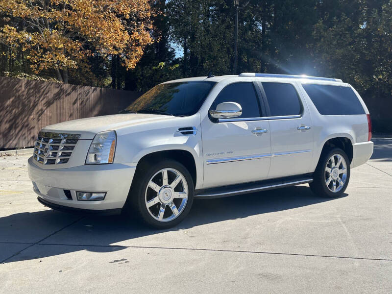 2010 Cadillac Escalade ESV Luxury's photo