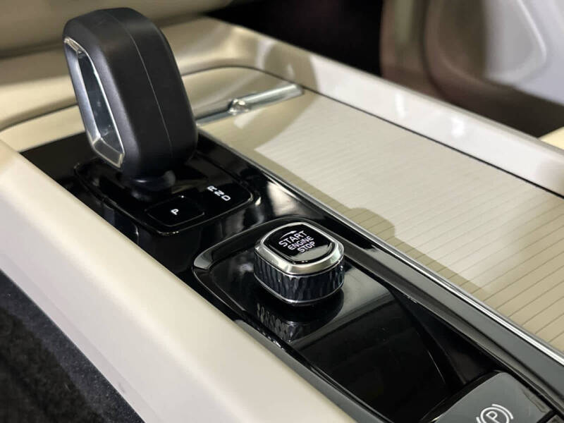 2023 Volvo XC60 B5 Core