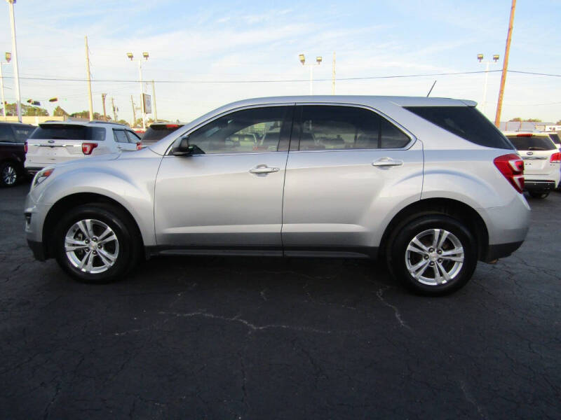 2017 Chevrolet Equinox LS photo 8