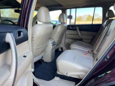 2011 Toyota Highlander SE