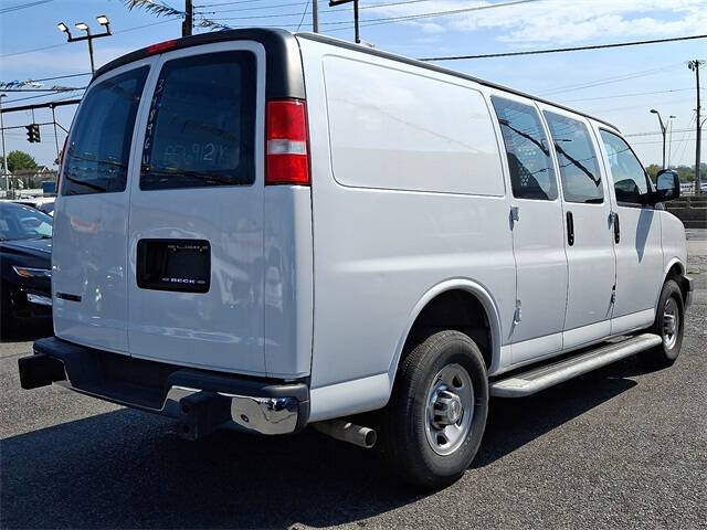 2023 Chevrolet Express 2500