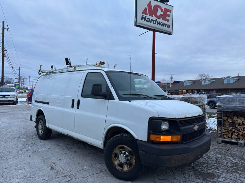 2010 Chevrolet Express Cargo Work Van's photo