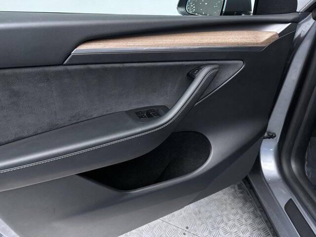 2025 Tesla Model Y Long Range