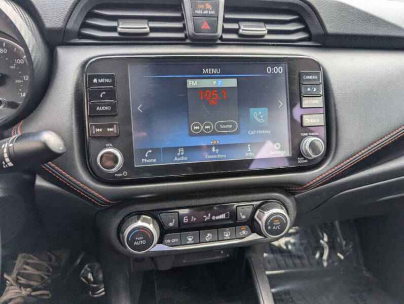 2025 Nissan Versa SR