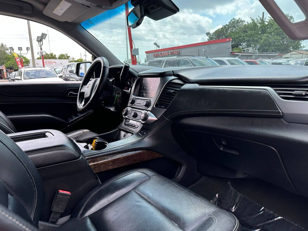 2018 CHEVROLET Tahoe SUV / Crossover - $30,995