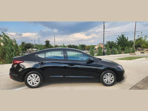 2020 Hyundai Elantra for sale at DFW AUTO FINANCING LLC in Dallas TX