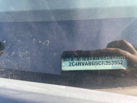 2012 Volkswagen Routan SE