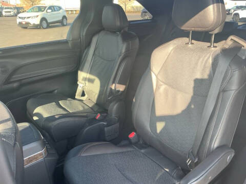 2025 Toyota Sienna Platinum 7-Passenger