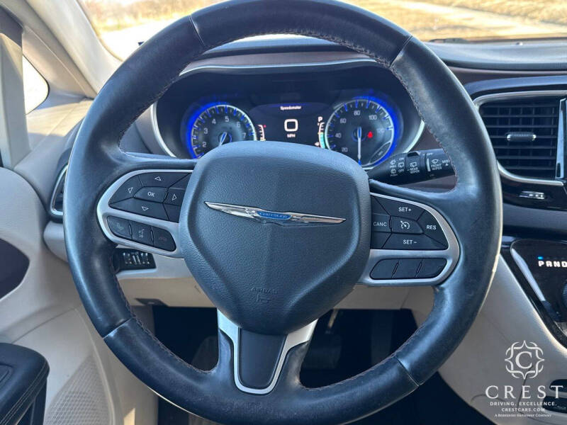 2017 Chrysler Pacifica Touring-L Plus