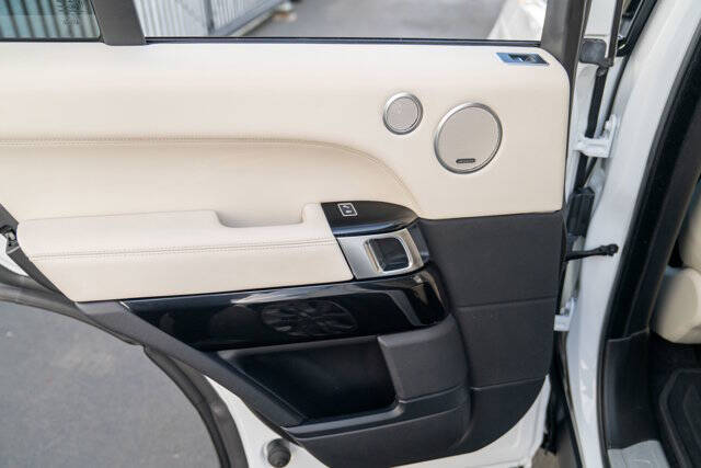 2017 Land Rover Range Rover 29