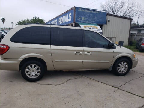 2007 Chrysler Town and Country for sale at MR B Motor Co in Brownsville TX