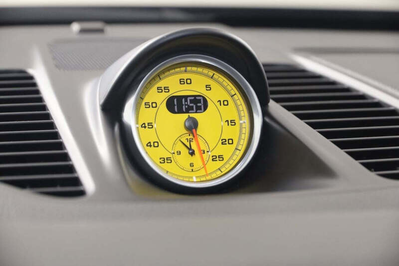 2019 Porsche 911 Carrera